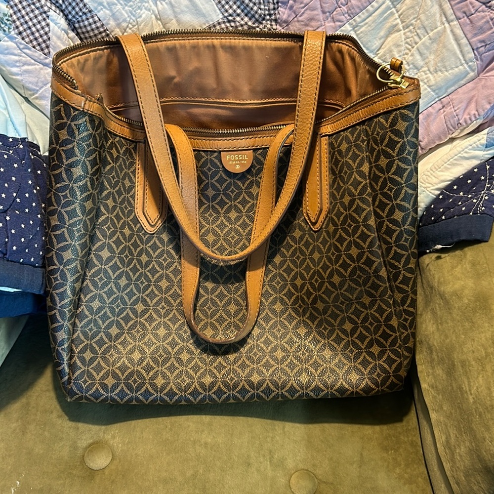 Fossil Tote
